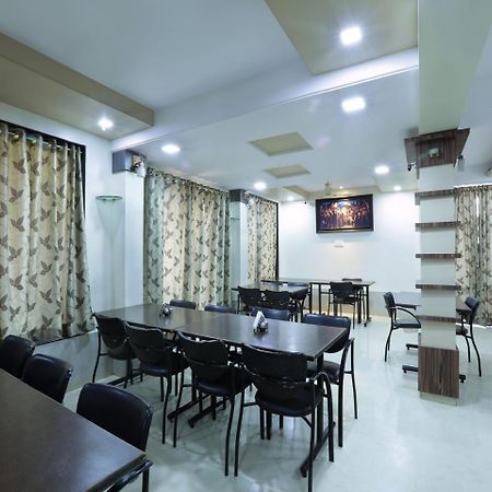 Oyo 4198 Hotel Shri Sai Murli Shirdi Luaran gambar