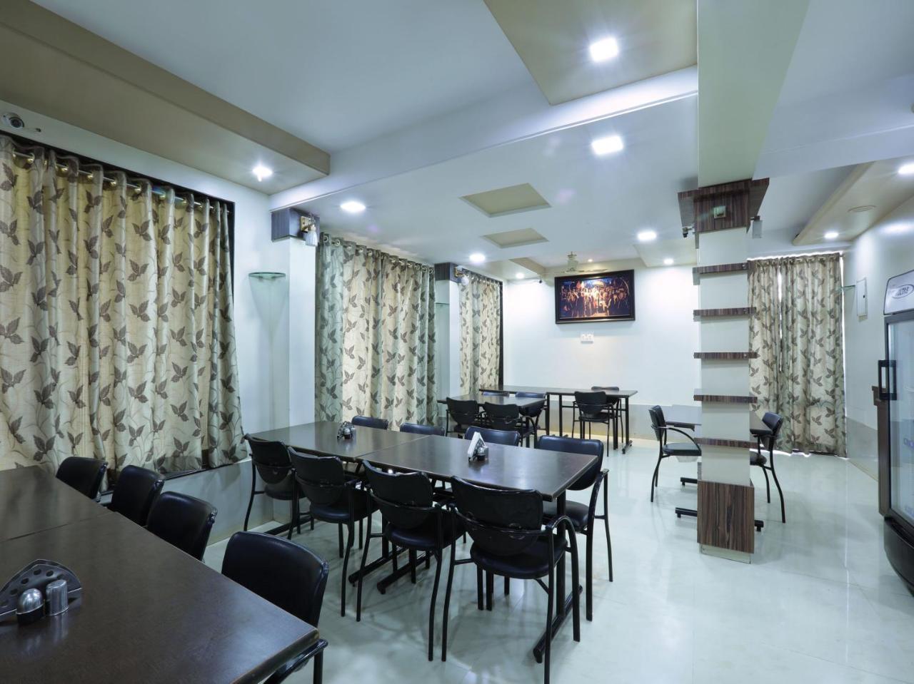 Oyo 4198 Hotel Shri Sai Murli Shirdi Luaran gambar