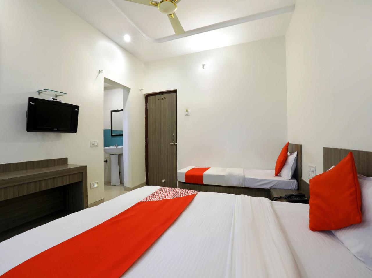 Oyo 4198 Hotel Shri Sai Murli Shirdi Luaran gambar