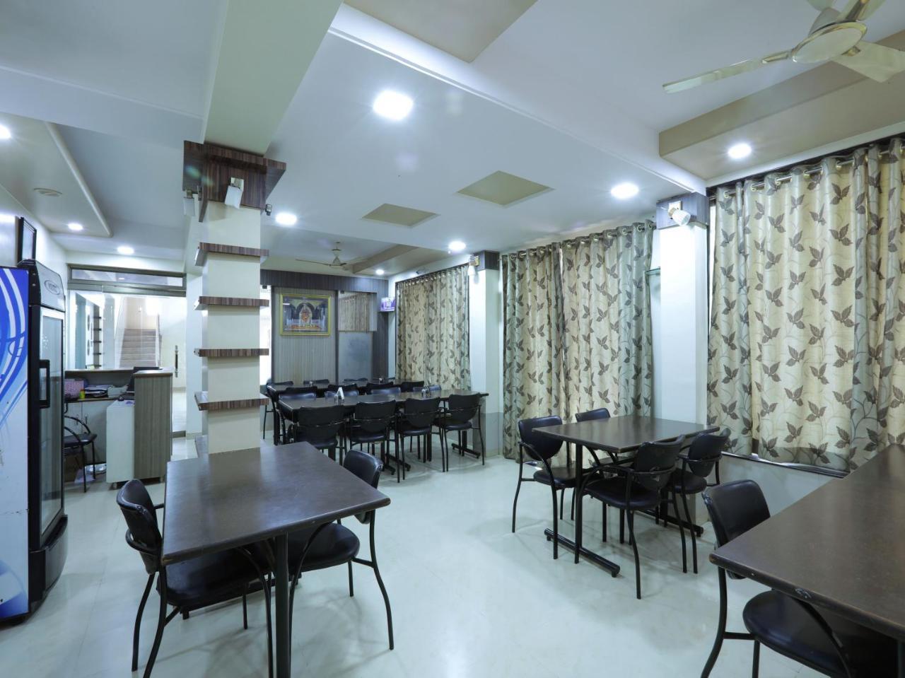 Oyo 4198 Hotel Shri Sai Murli Shirdi Luaran gambar
