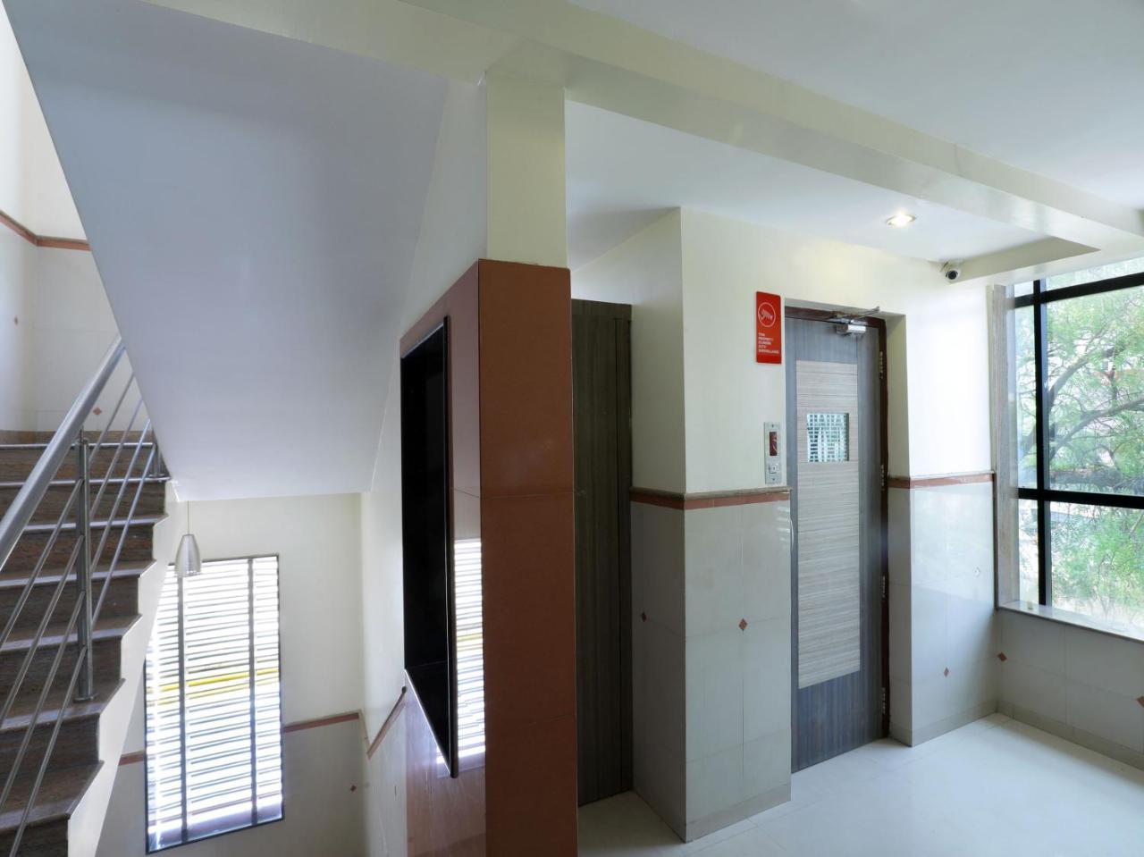 Oyo 4198 Hotel Shri Sai Murli Shirdi Luaran gambar
